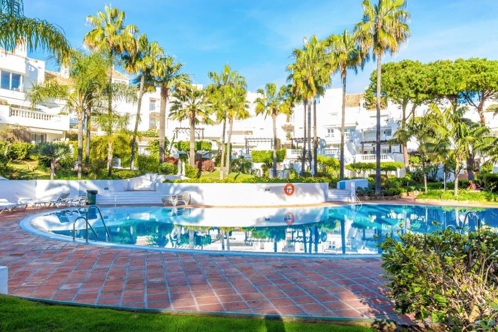 White Pearl Beach beachfront apartments in Elviria | Trend Marbella