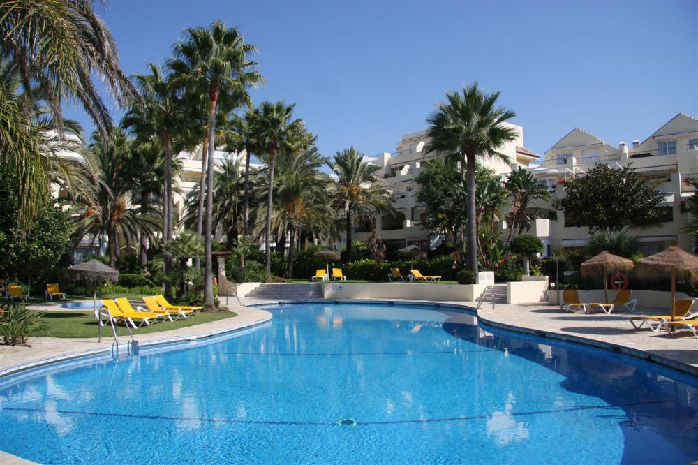 White Pearl Beach beachfront apartments in Elviria | Trend Marbella